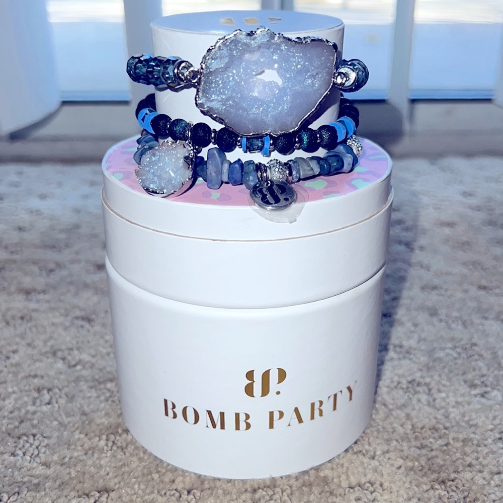 Bomb Party spring stack